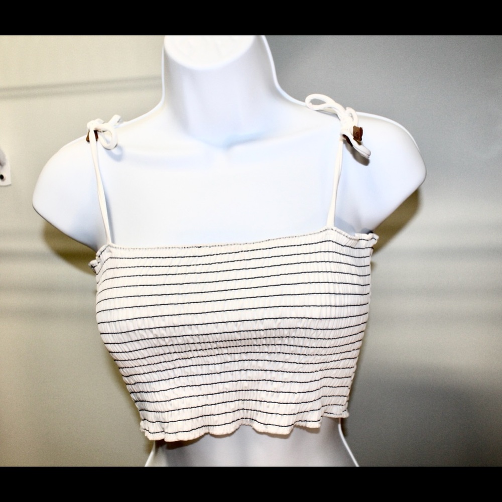 Sperry crop top